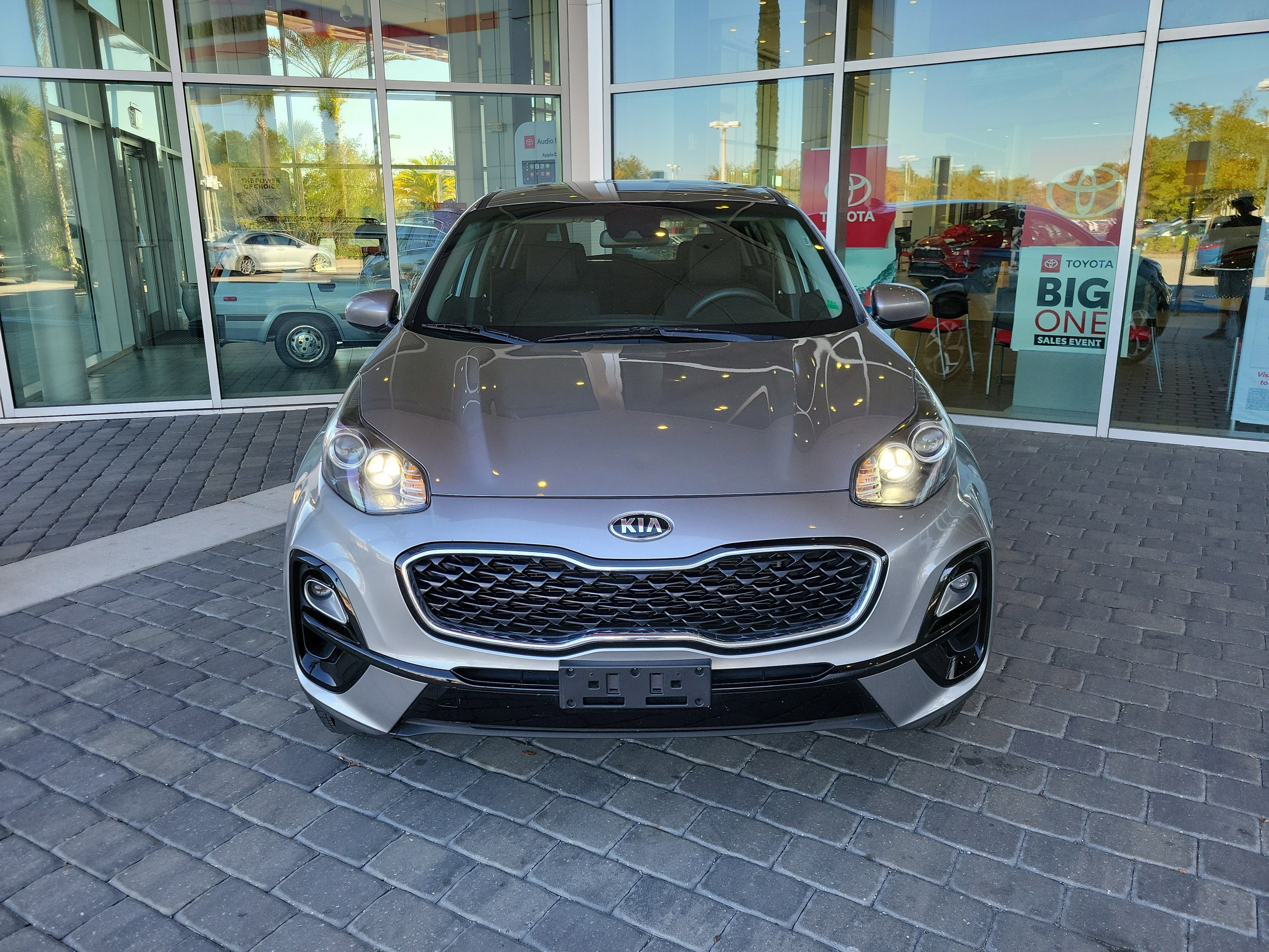 Used 2021 Kia Sportage LX image 9