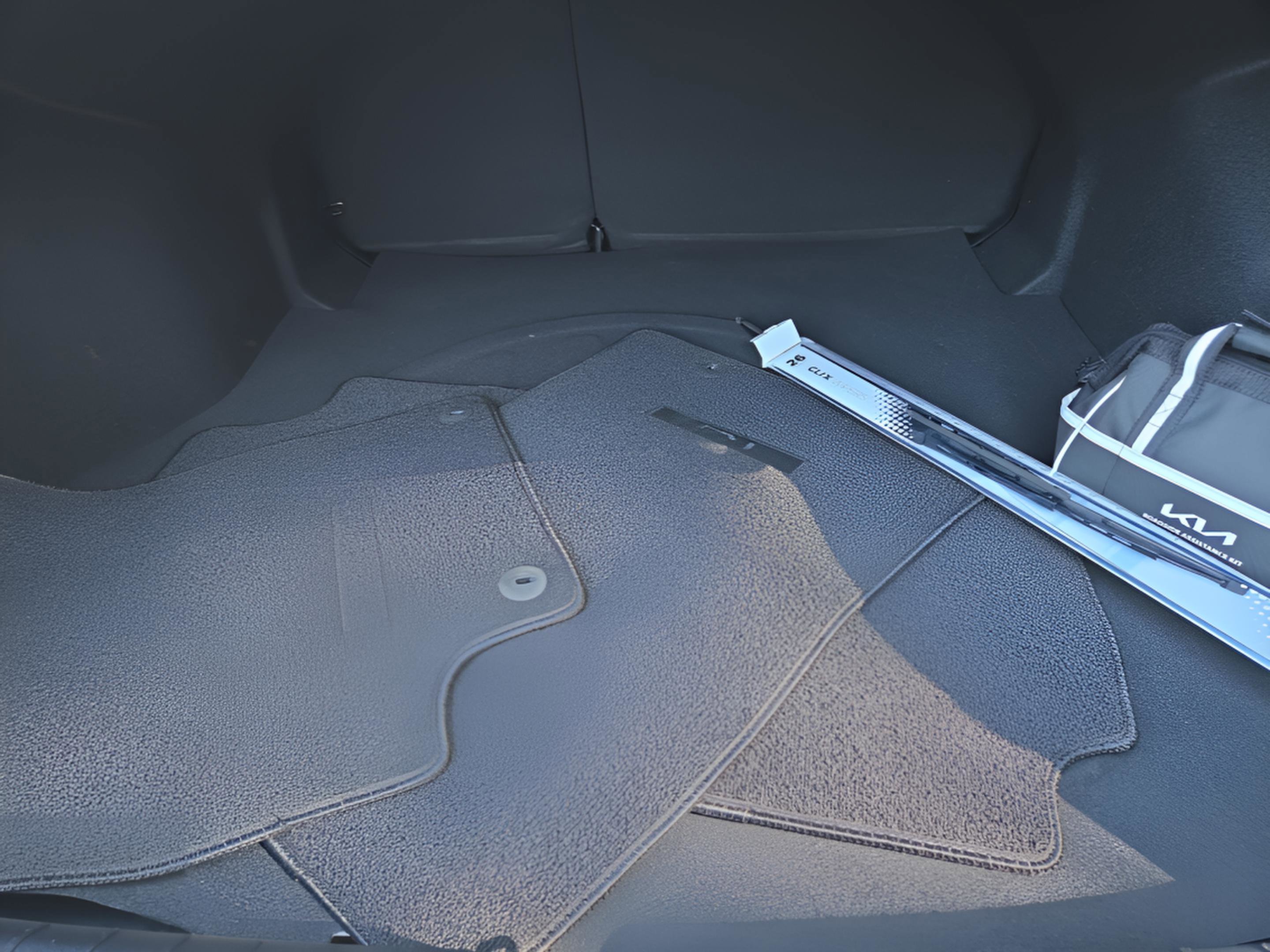 Used 2025 Kia K4 LXS image 32