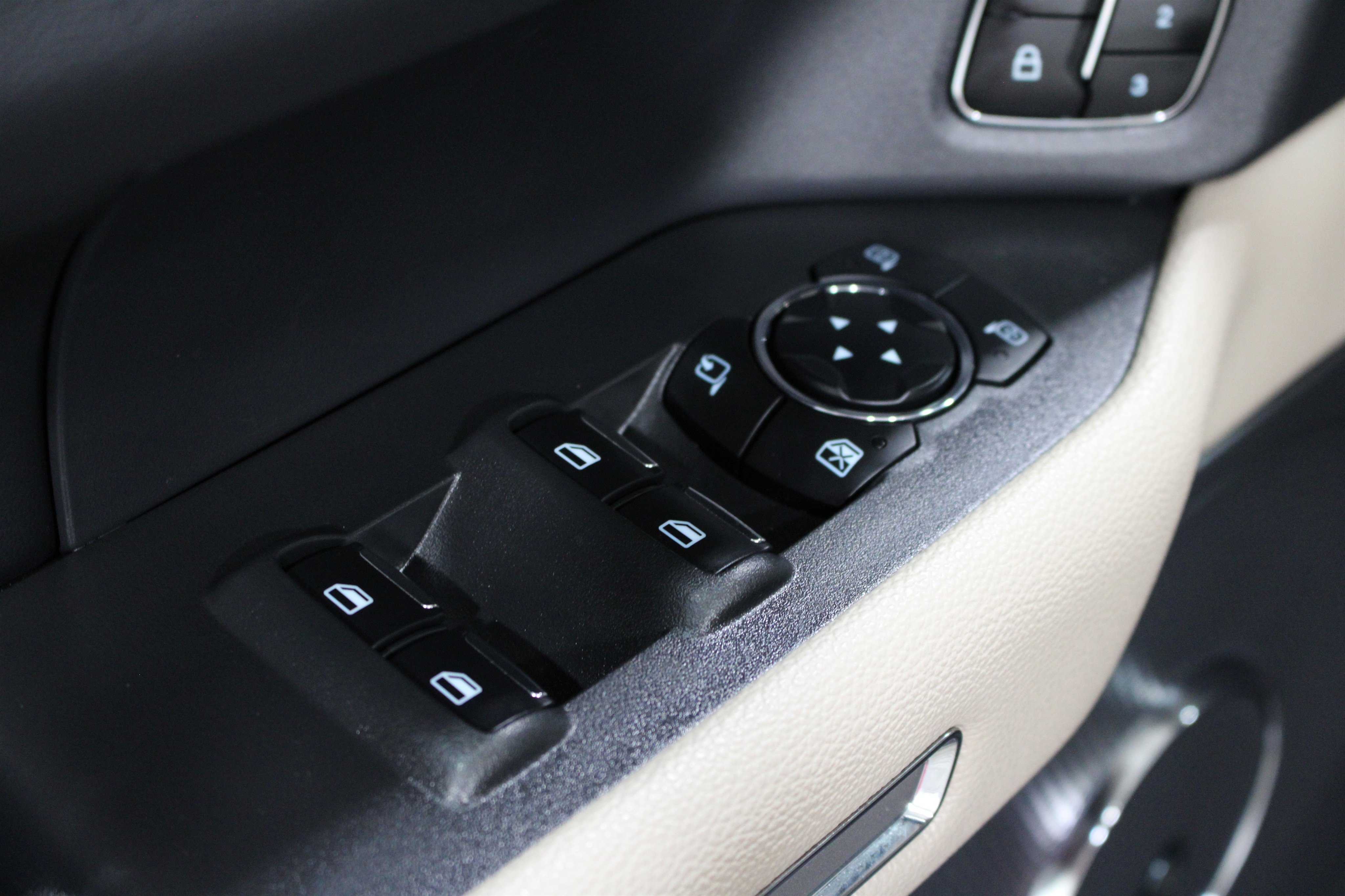 Used 2024 Ford Expedition Limited image 7