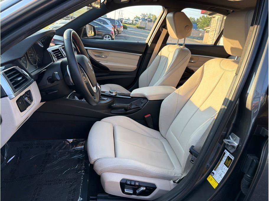 Used 2018 BMW 330i Sedan RWD image 9