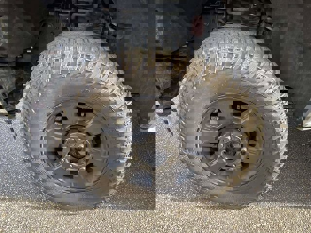 Used 2011 Ford F250 Lariat w/ Lariat Interior Pkg image 4