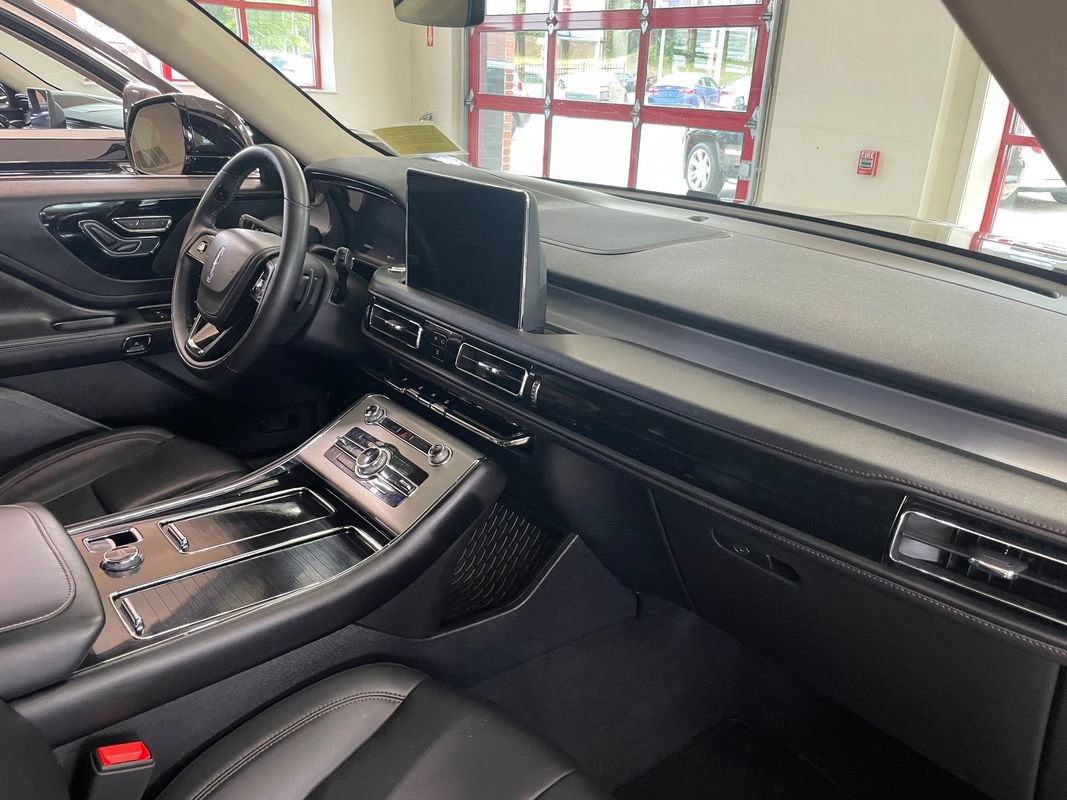 Used 2023 Lincoln Aviator AWD image 19