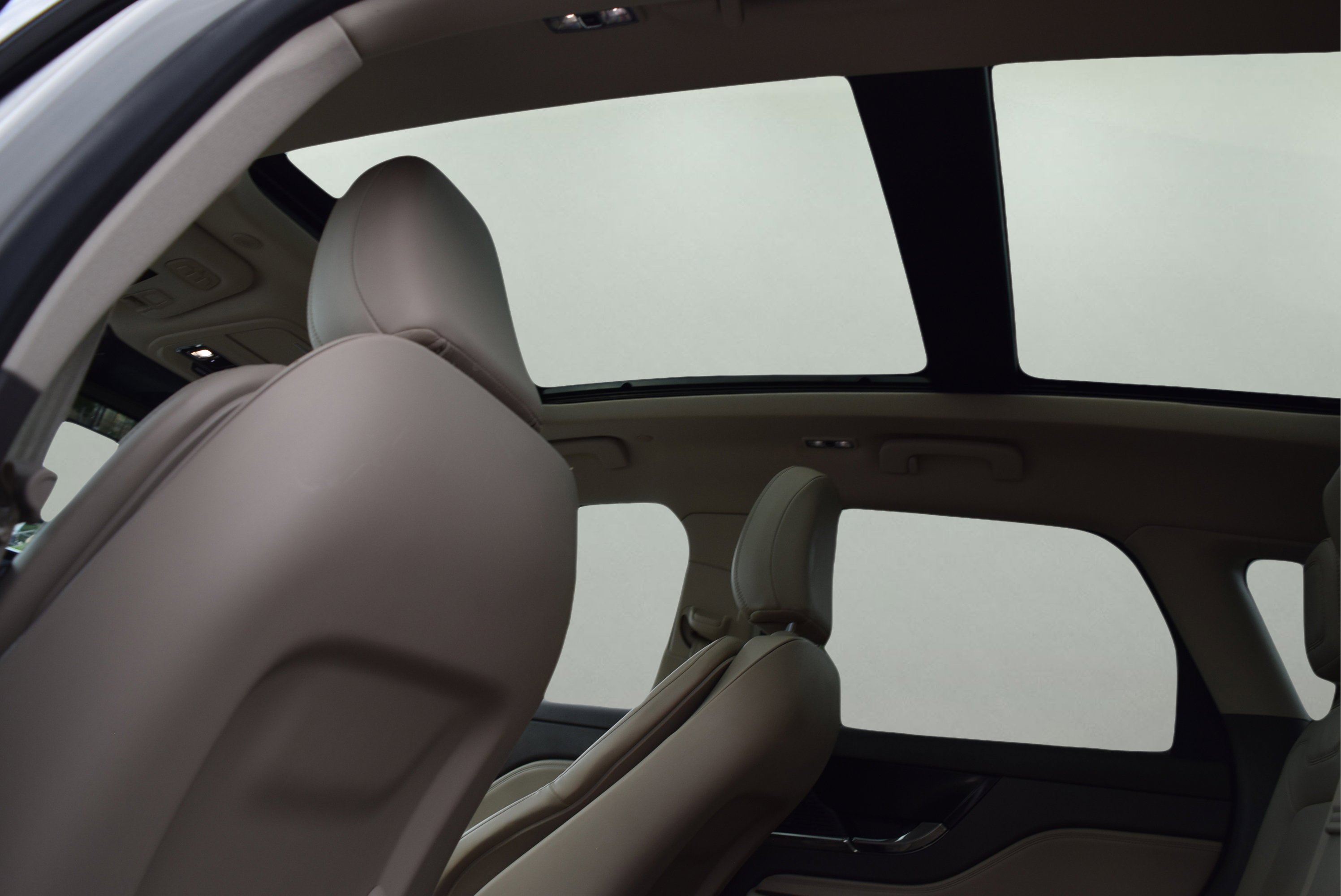 Used 2021 Lincoln Corsair AWD w/ Premium Package image 8