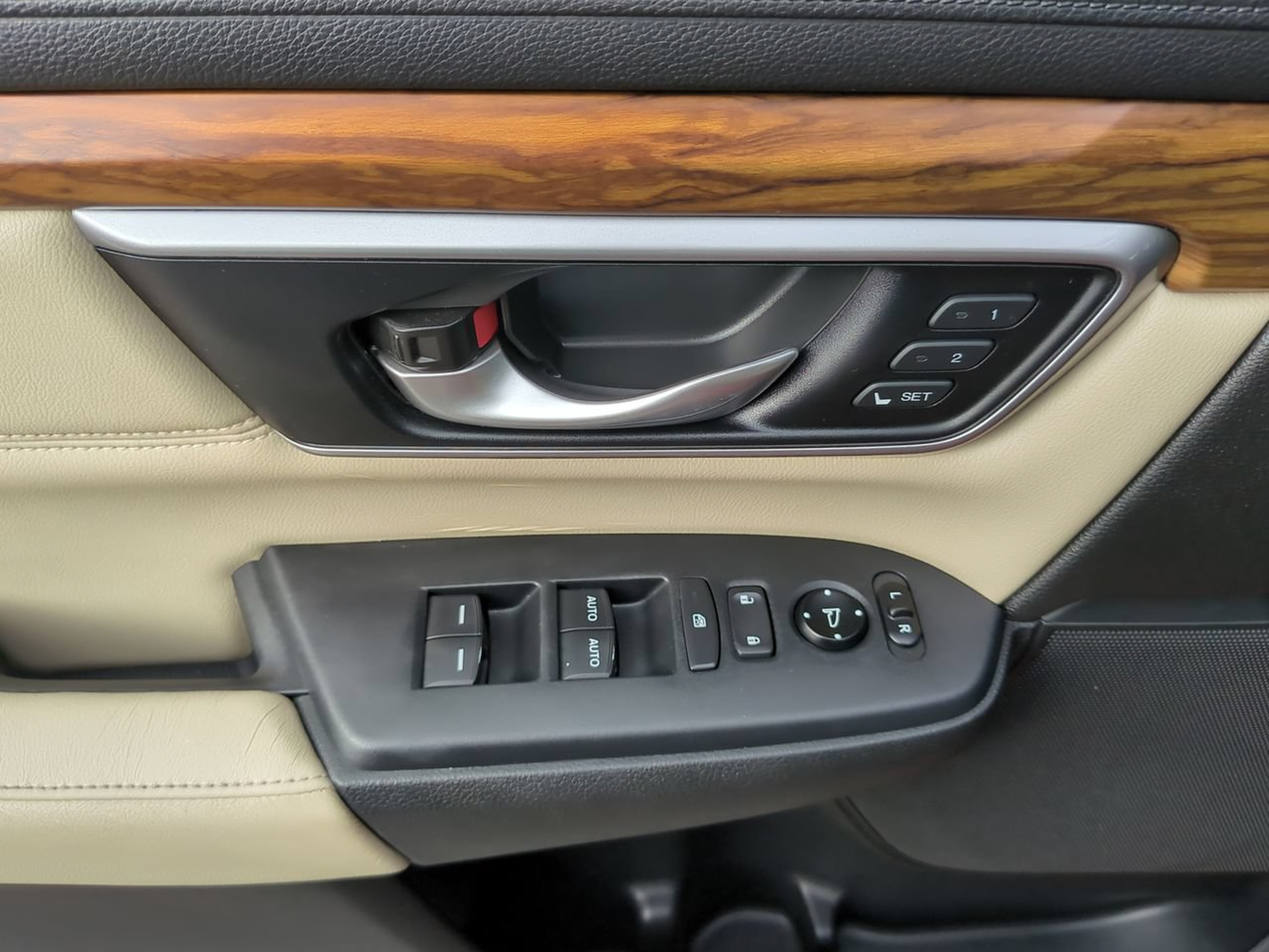 Certified 2017 Honda CR-V Touring image 17