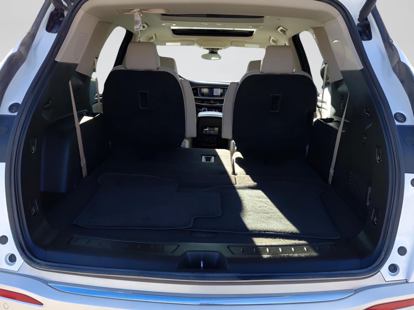 Used 2021 Buick Enclave Premium w/ Sun and Sites Package image 23