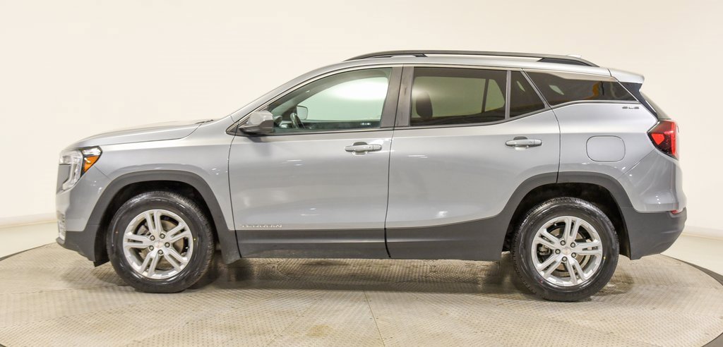 Used 2023 GMC Terrain SLE image 12