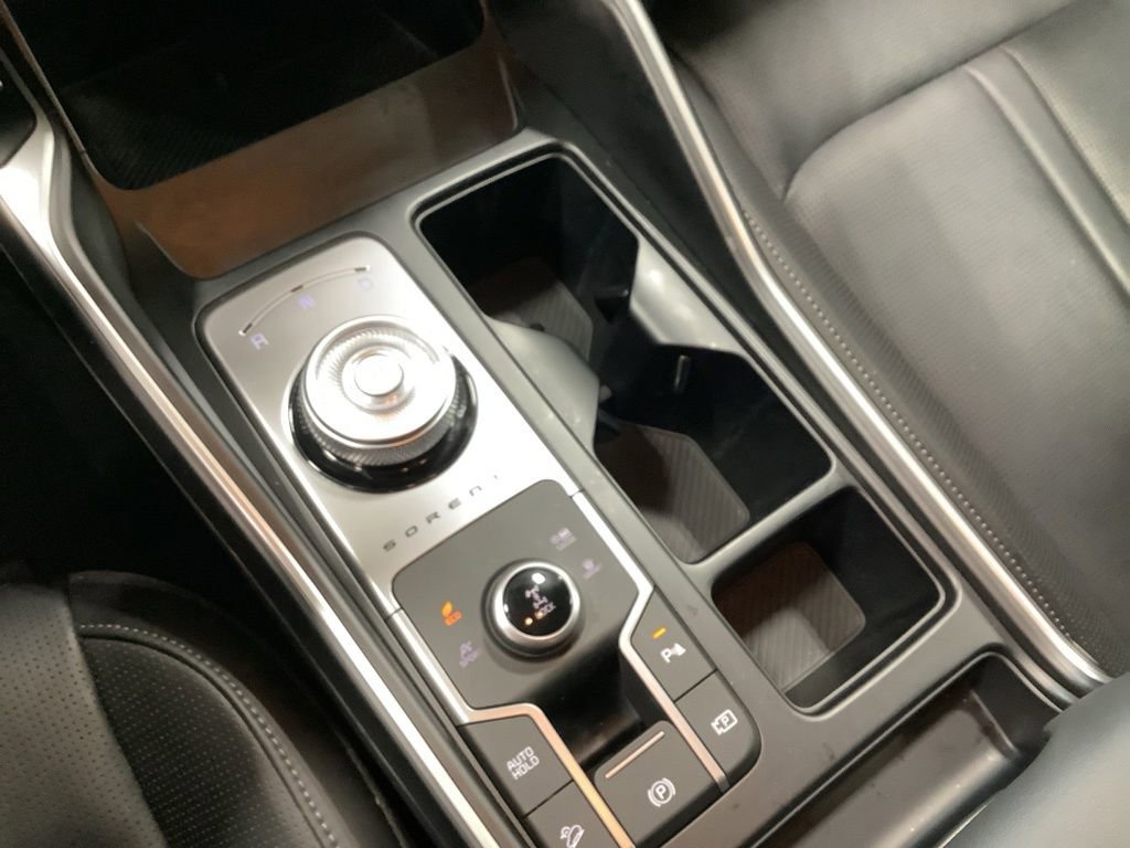 Certified 2025 Kia Sorento EX image 19
