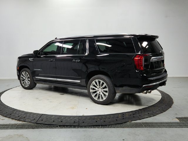 Used 2023 GMC Yukon XL Denali AWD/4WD image 6