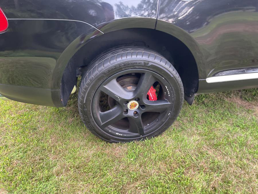 Used 2005 Porsche Cayenne Turbo image 35