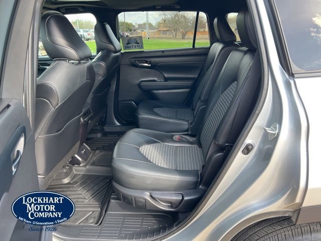 Used 2021 Toyota Highlander XSE image 14