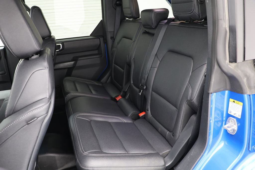 Used 2025 Ford Bronco Badlands image 11