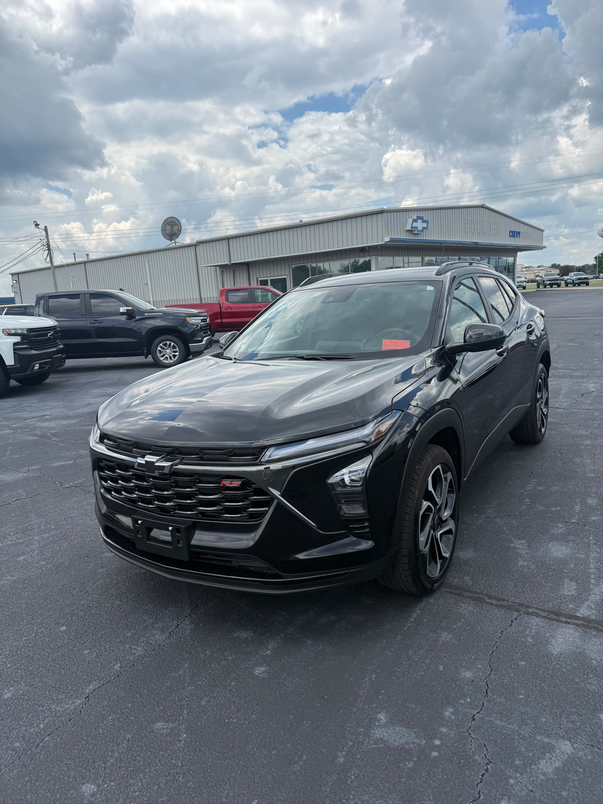 Used 2025 Chevrolet Trax RS w/ Driver Confidence Package FWD image 3