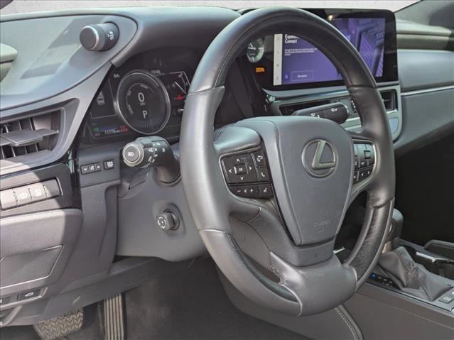 Used 2025 Lexus ES 300h w/ Technology Package FWD image 2