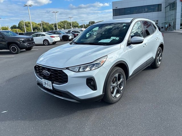 Used 2025 Ford Escape ST-Line Select AWD/4WD image 15