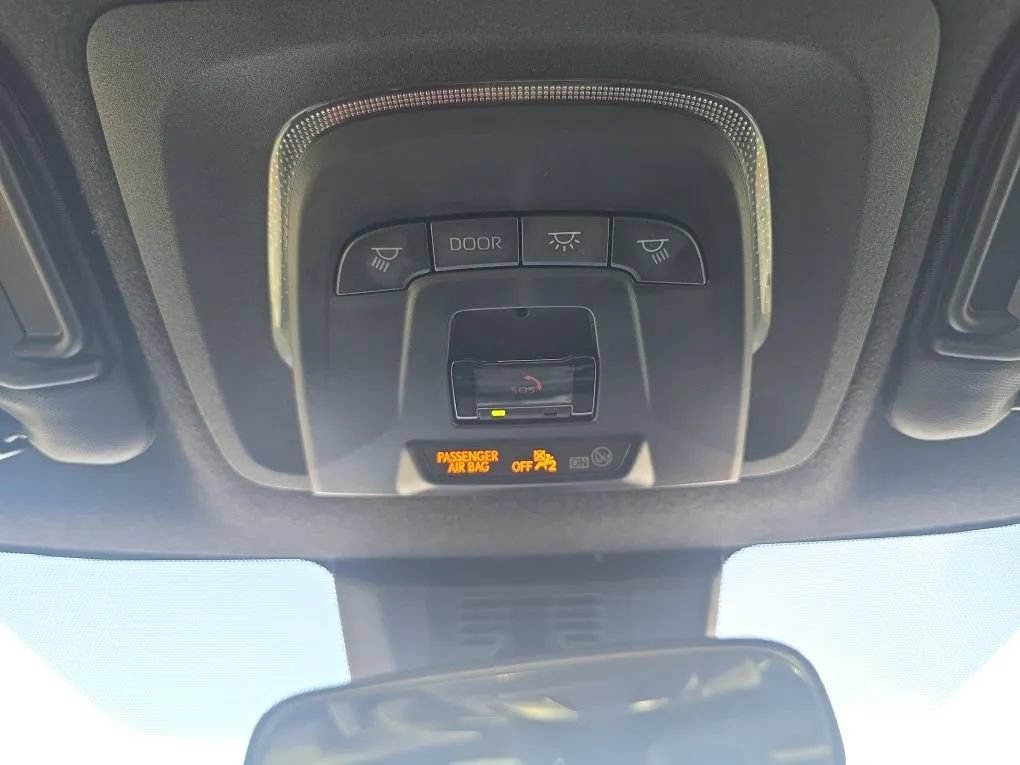 Used 2025 Toyota Corolla SE FWD image 36
