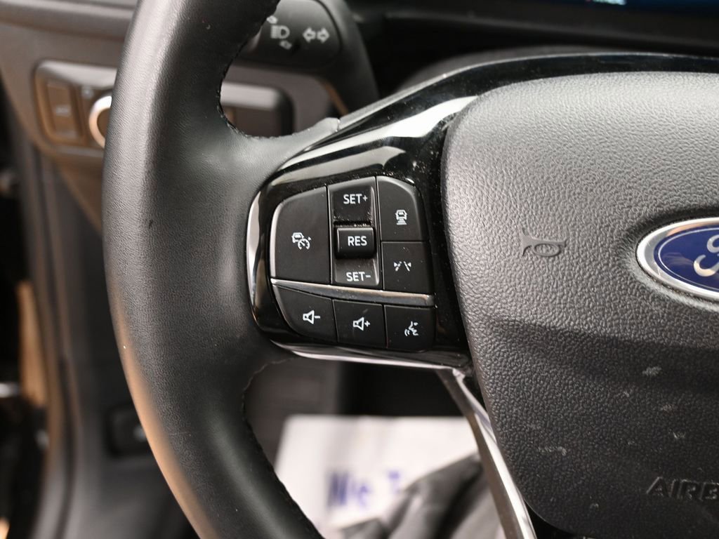 Used 2025 Ford Escape Platinum AWD/4WD image 19
