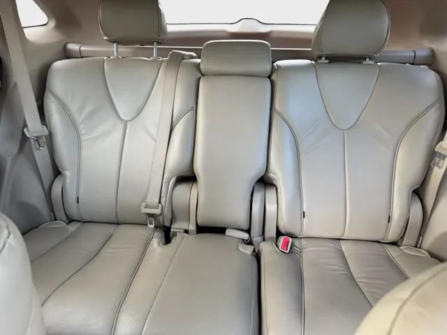 Used 2010 Toyota Venza AWD image 20