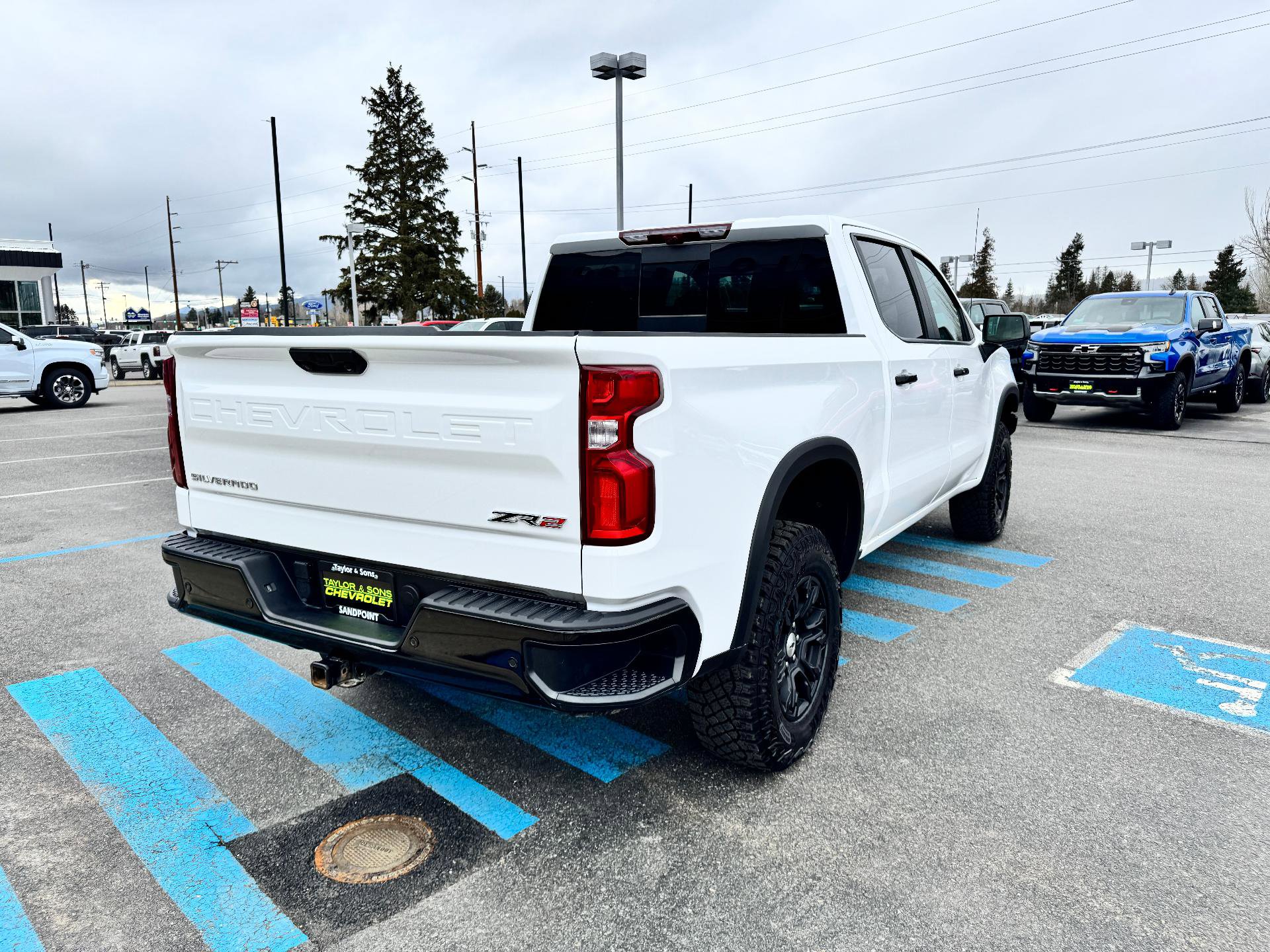 Used 2024 Chevrolet Silverado 1500 ZR2 w/ Technology Package image 7