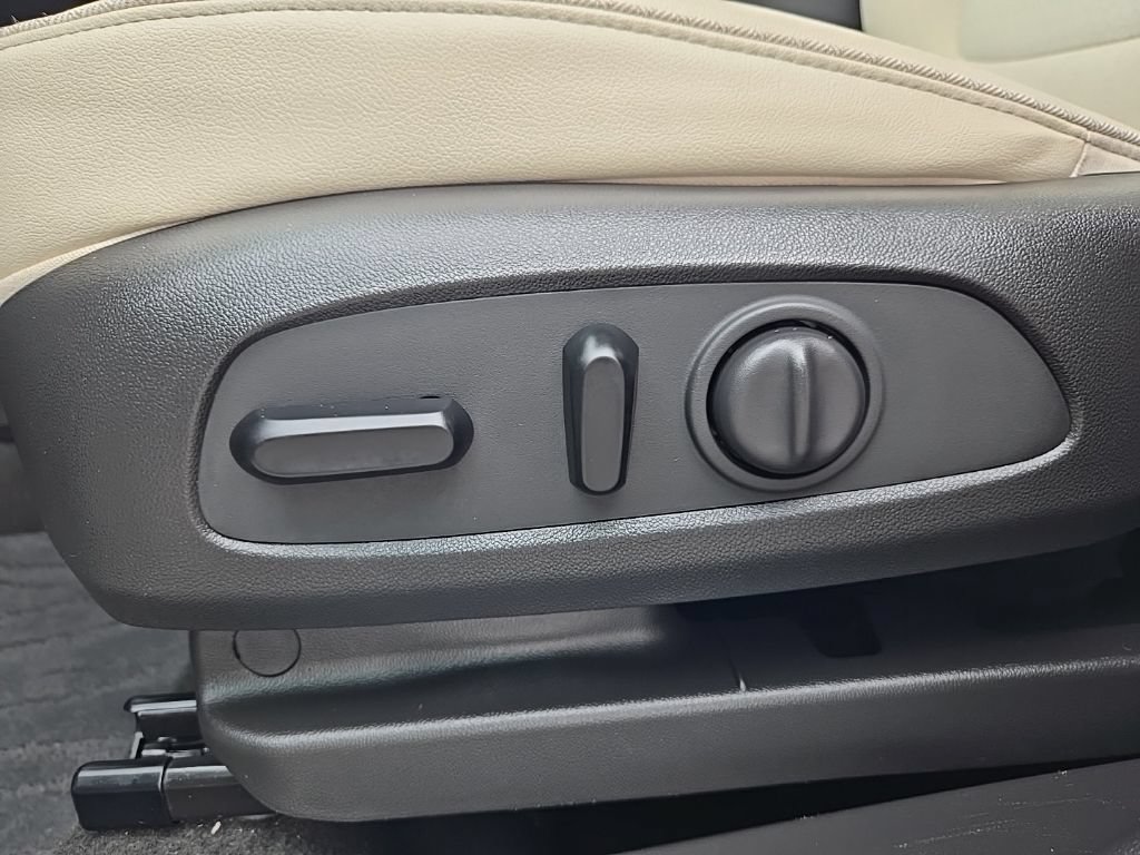 Used 2021 Buick Encore GX Preferred w/ Cold Weather Comfort Package FWD image 14