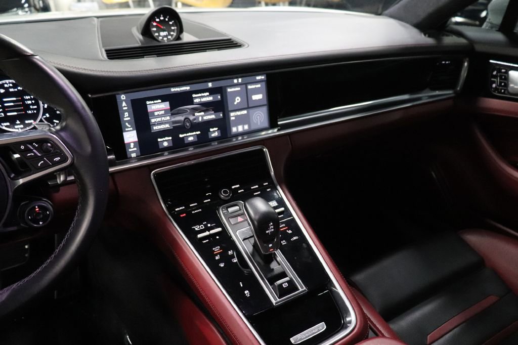 Used 2019 Porsche Panamera GTS image 31