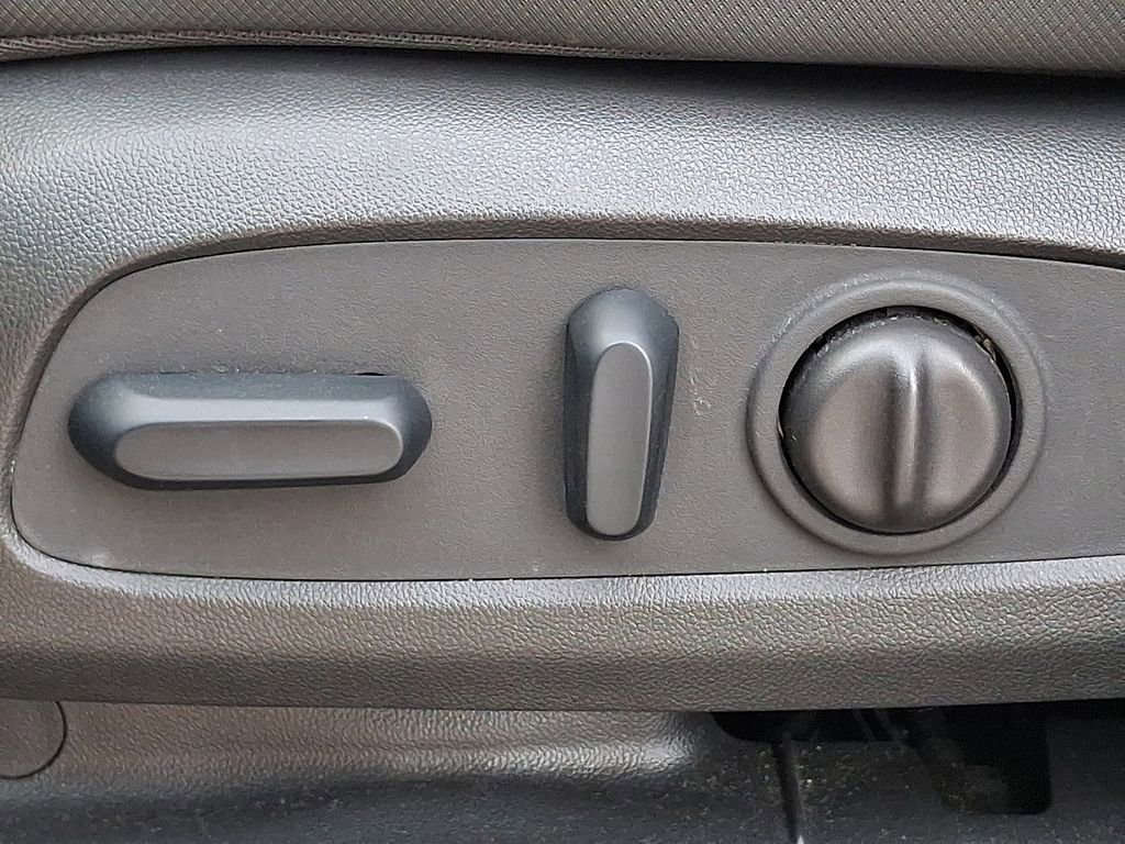 Used 2023 Chevrolet TrailBlazer RS w/ Convenience Package image 25