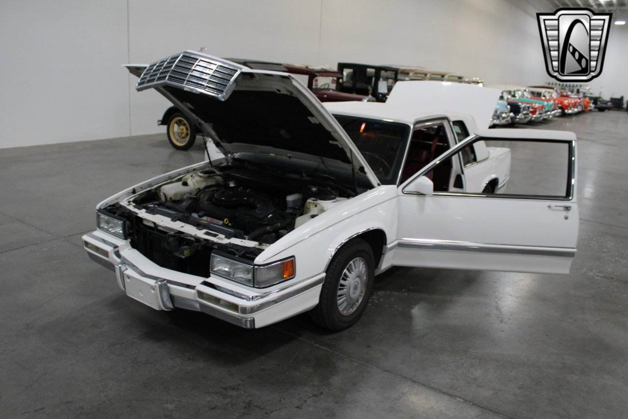 Used 1992 Cadillac De Ville Coupe image 6