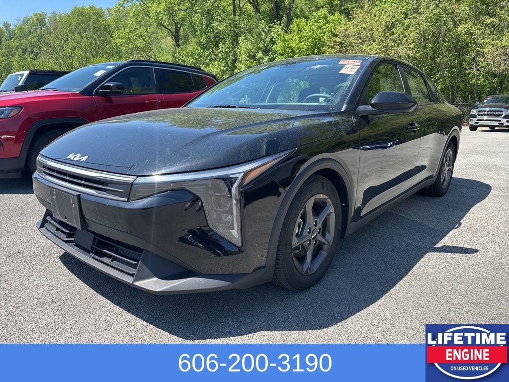 Used 2025 Kia K4 LXS FWD image 1