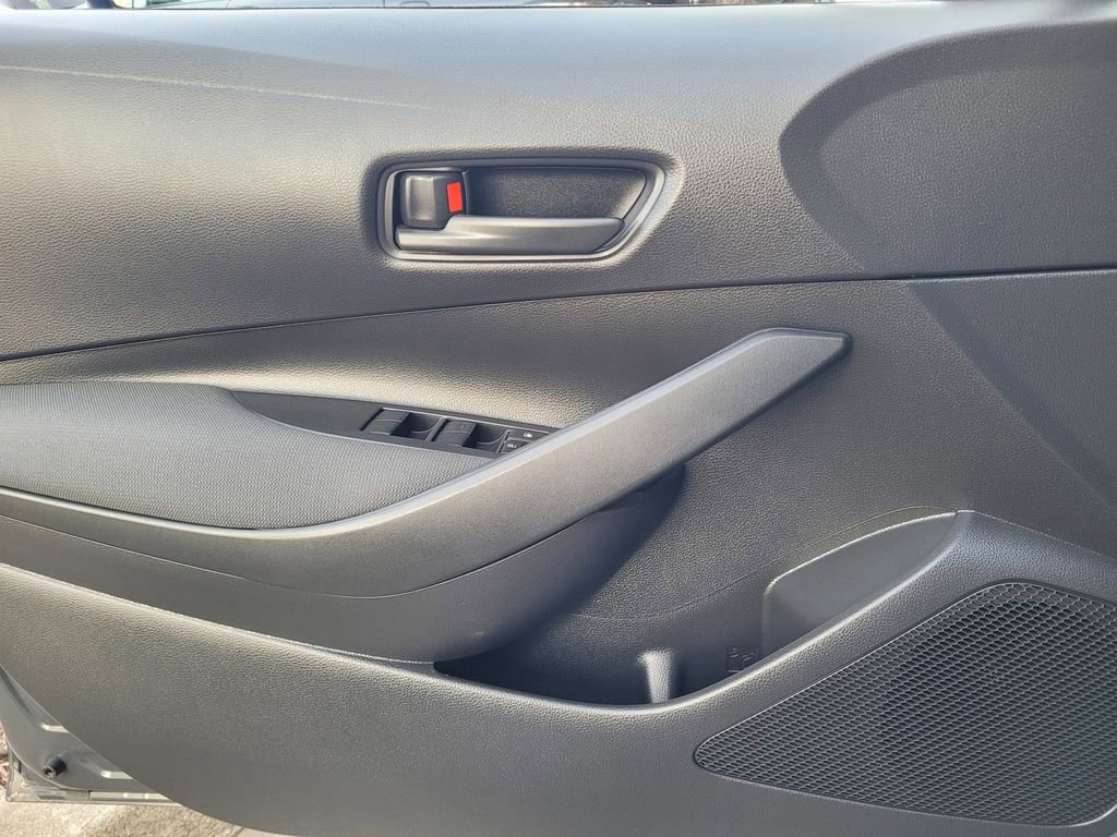 Used 2025 Toyota Corolla LE w/ Convenience Package image 23