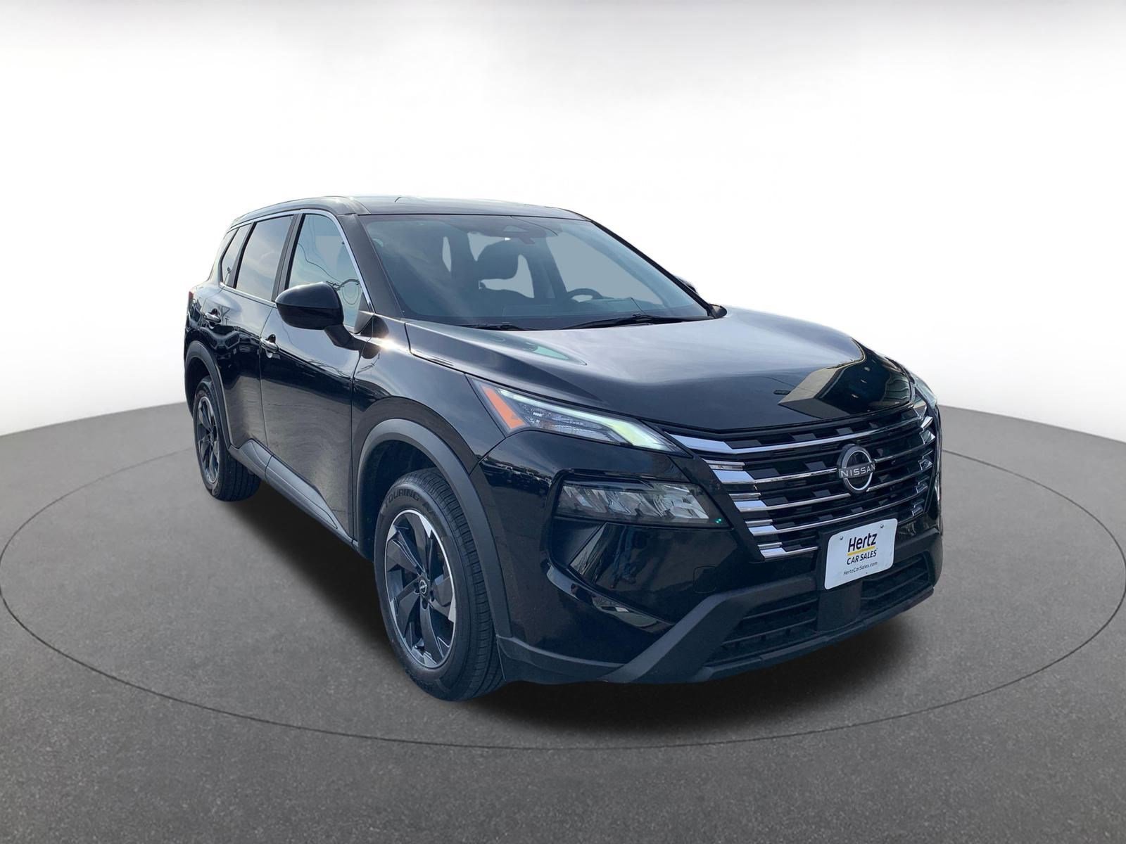 Used 2025 Nissan Rogue SV image 1