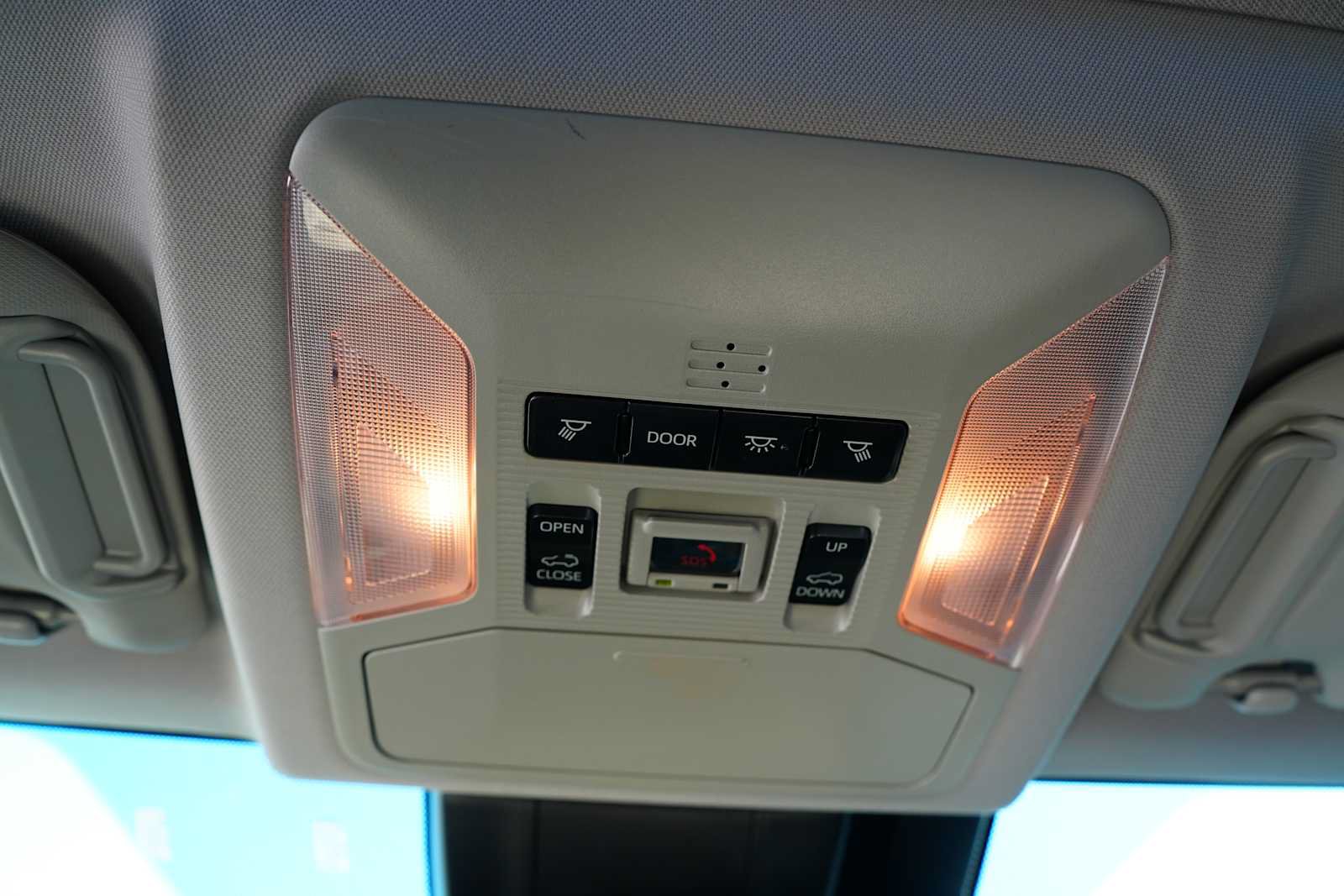 Used 2021 Toyota RAV4 XLE Premium AWD/4WD image 28