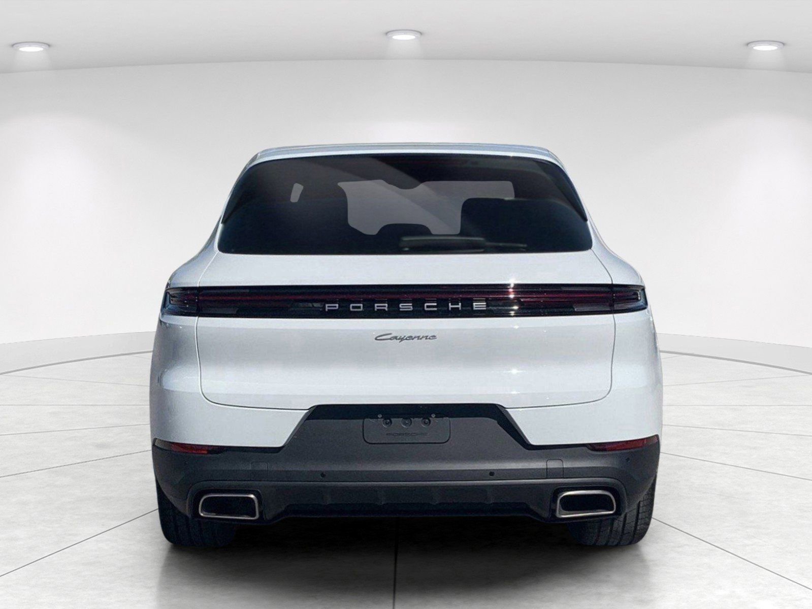 Used 2025 Porsche Cayenne image 4