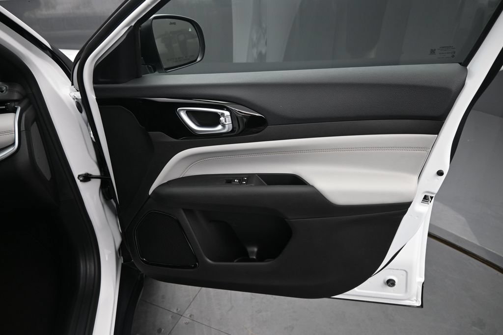 New 2026 Jeep Compass Limited AWD/4WD image 12