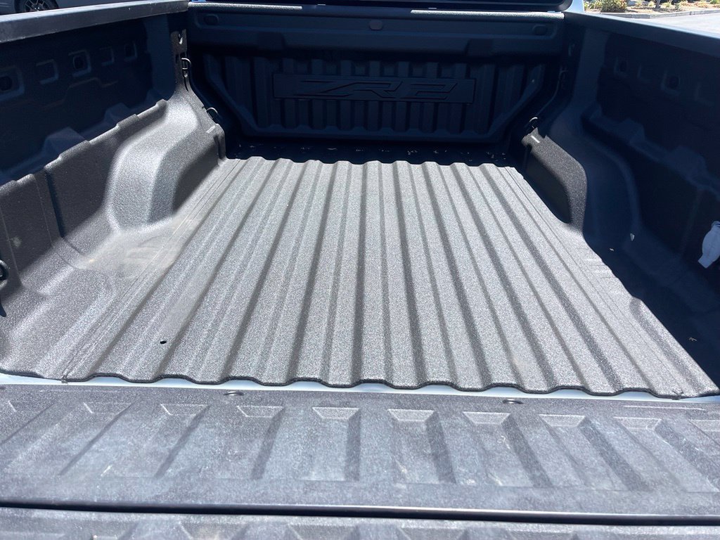 Used 2024 Chevrolet Colorado ZR2 w/ Safety Package AWD/4WD image 6