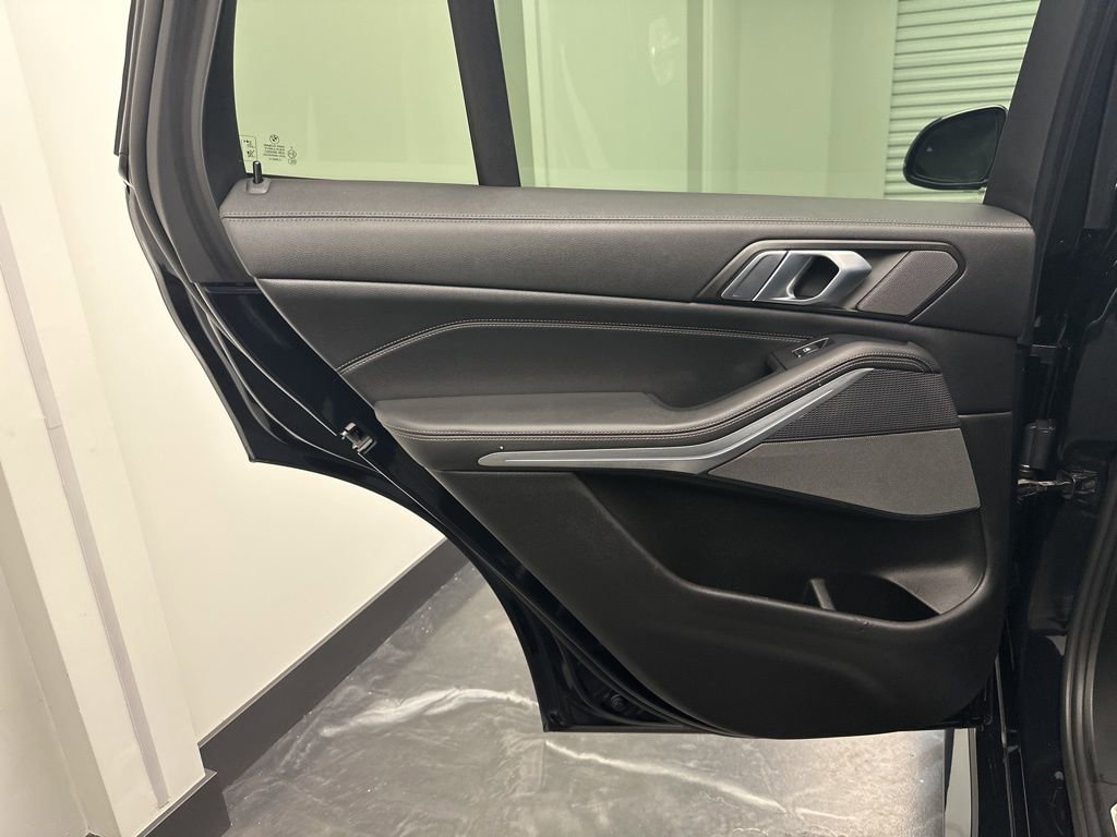 Used 2020 BMW X5 xDrive40i w/ M Sport Package image 14