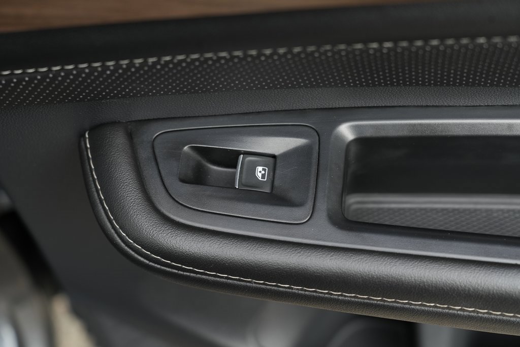 Used 2024 Volkswagen Atlas SE image 40