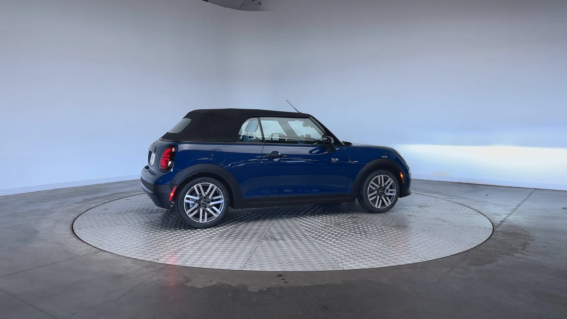 Used 2026 MINI Cooper S FWD image 9
