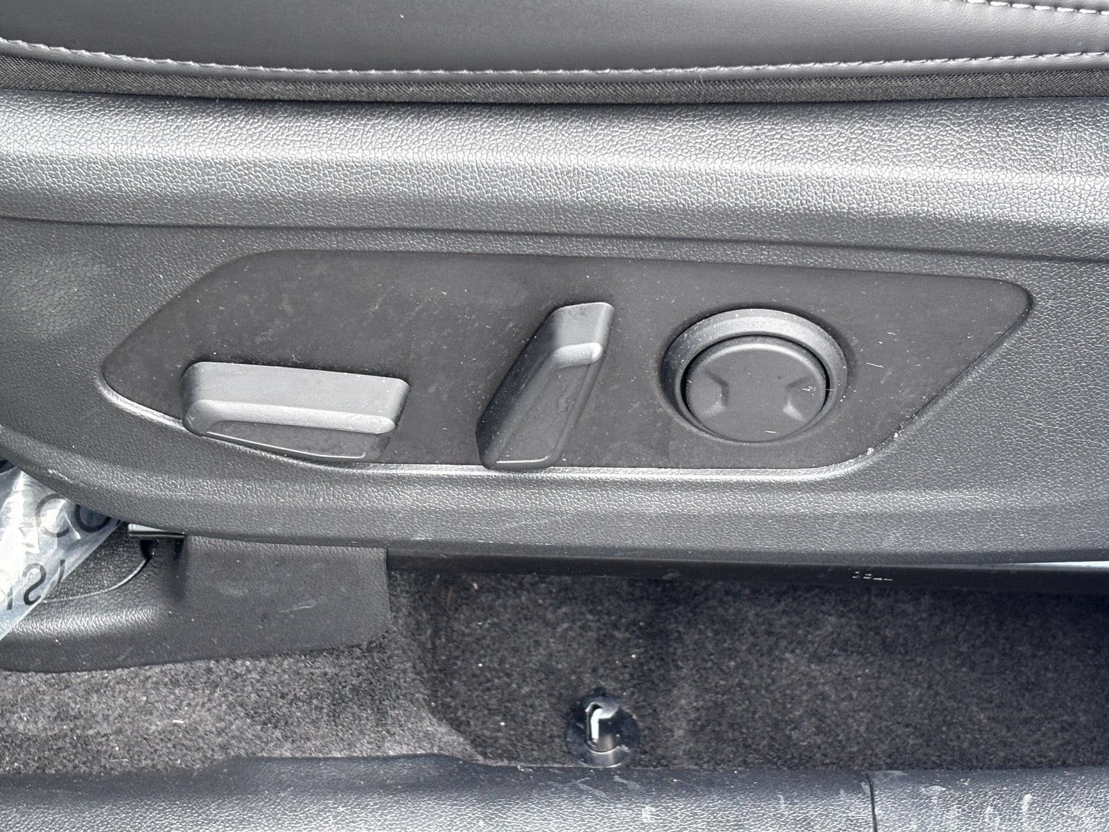 Used 2025 Kia Sorento EX w/ EX Panoramic Sunroof Package FWD image 19