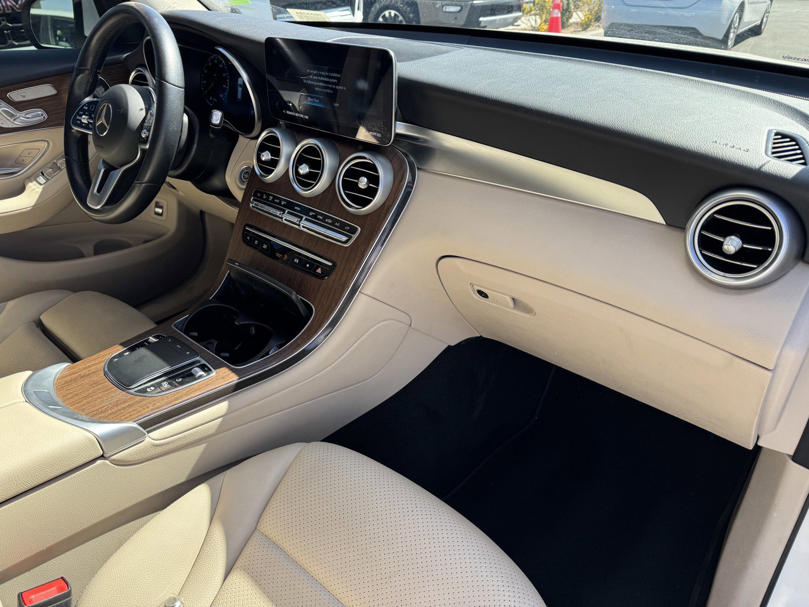 Used 2022 Mercedes-Benz GLC 300 image 7