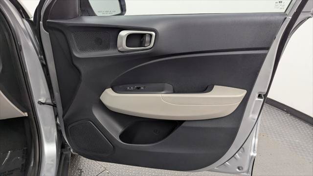Used 2026 Hyundai Venue SEL FWD image 22