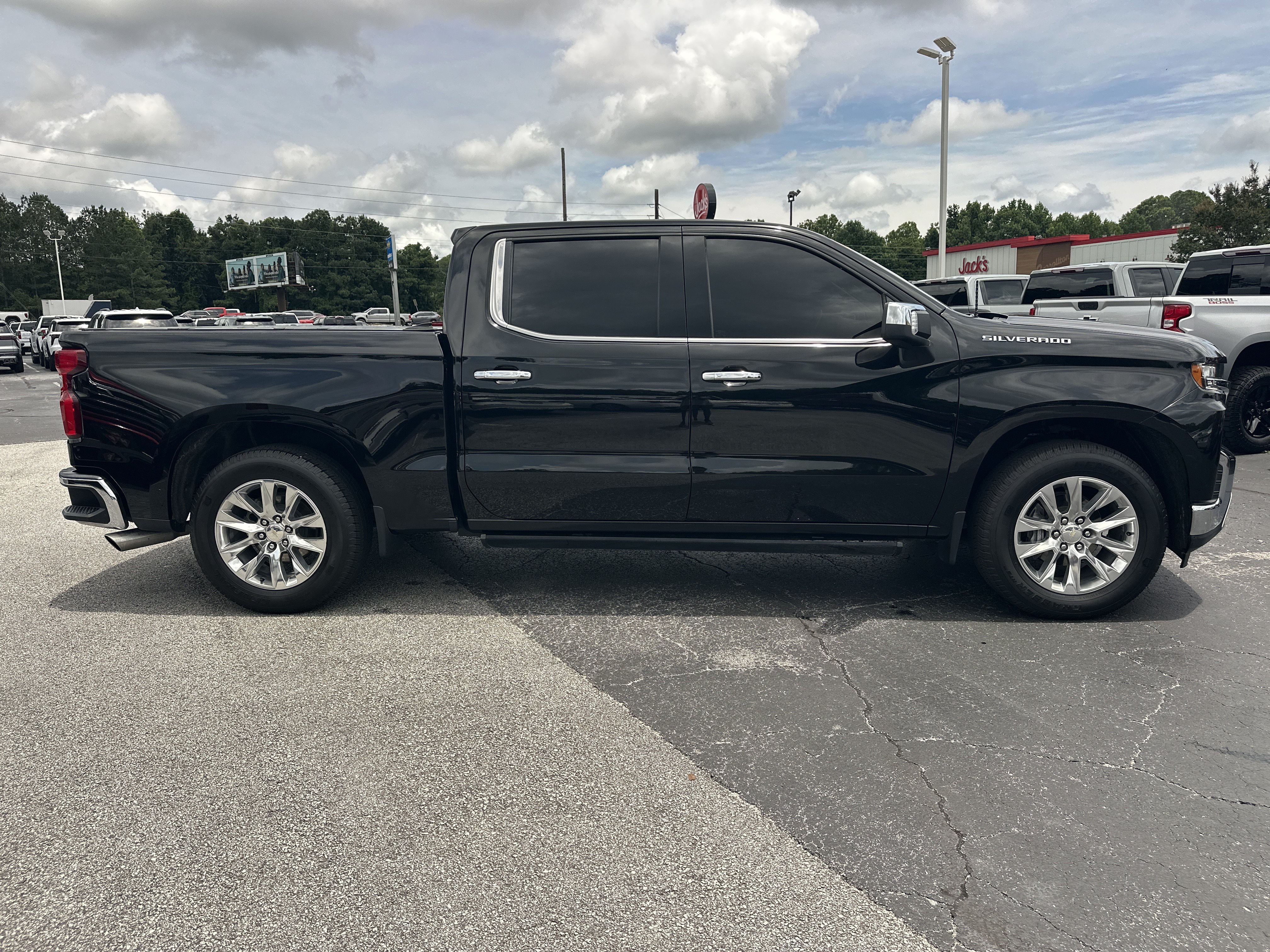 Used 2021 Chevrolet Silverado 1500 LTZ RWD image 8
