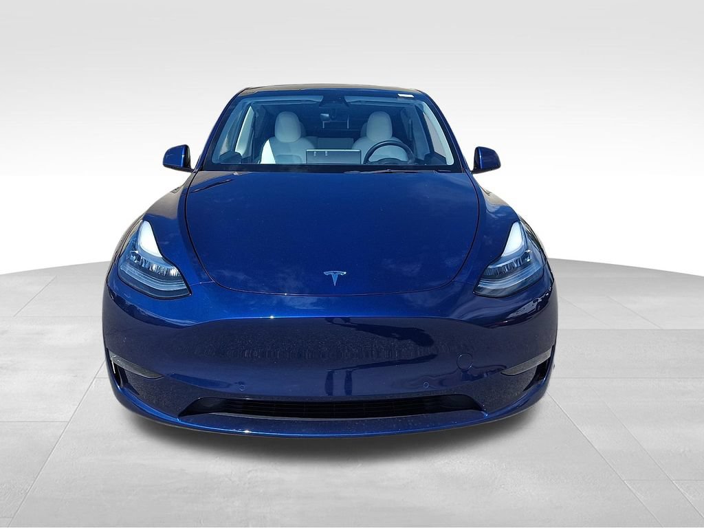 Used 2022 Tesla Model Y Long Range AWD/4WD image 2