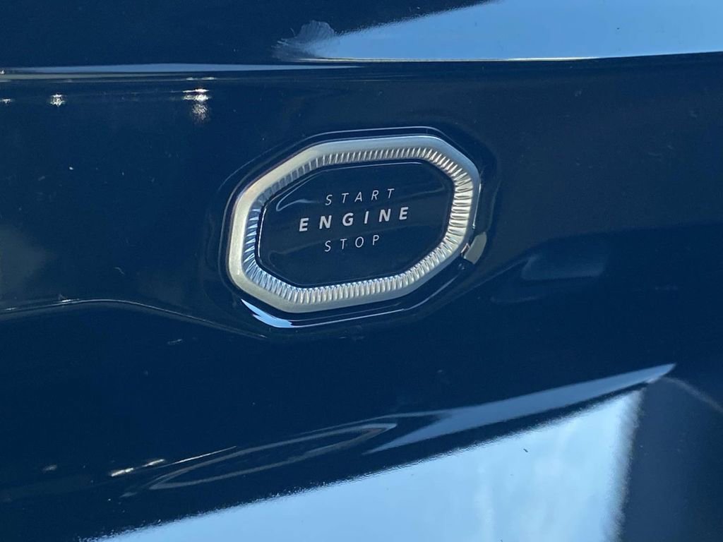 New 2026 Jeep Grand Cherokee Altitude image 23