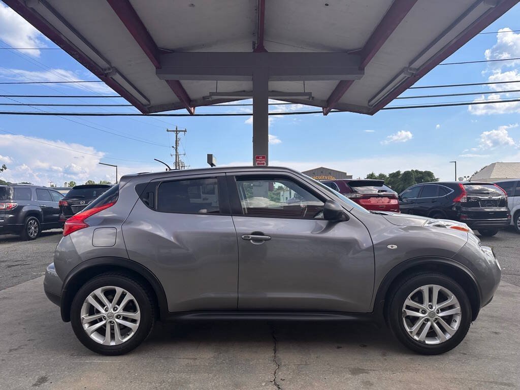 Used 2014 Nissan Juke SV w/ Navigation Package AWD/4WD image 6