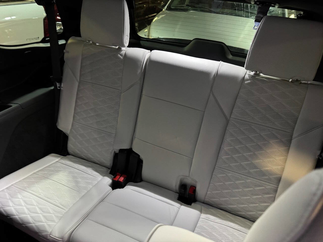 Used 2025 Cadillac Escalade Sport Platinum w/ LPO, ONYX Package image 8
