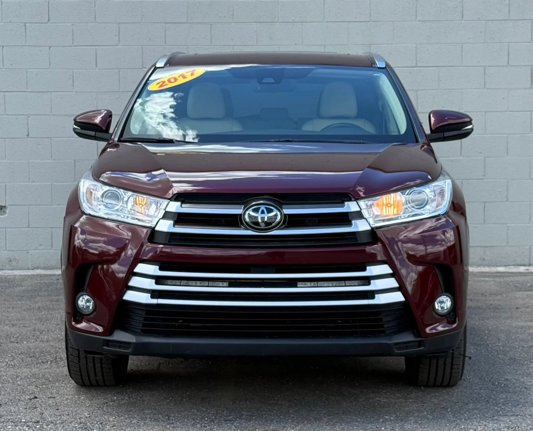 Used 2017 Toyota Highlander XLE w/ Carpet Mat Package AWD/4WD image 16