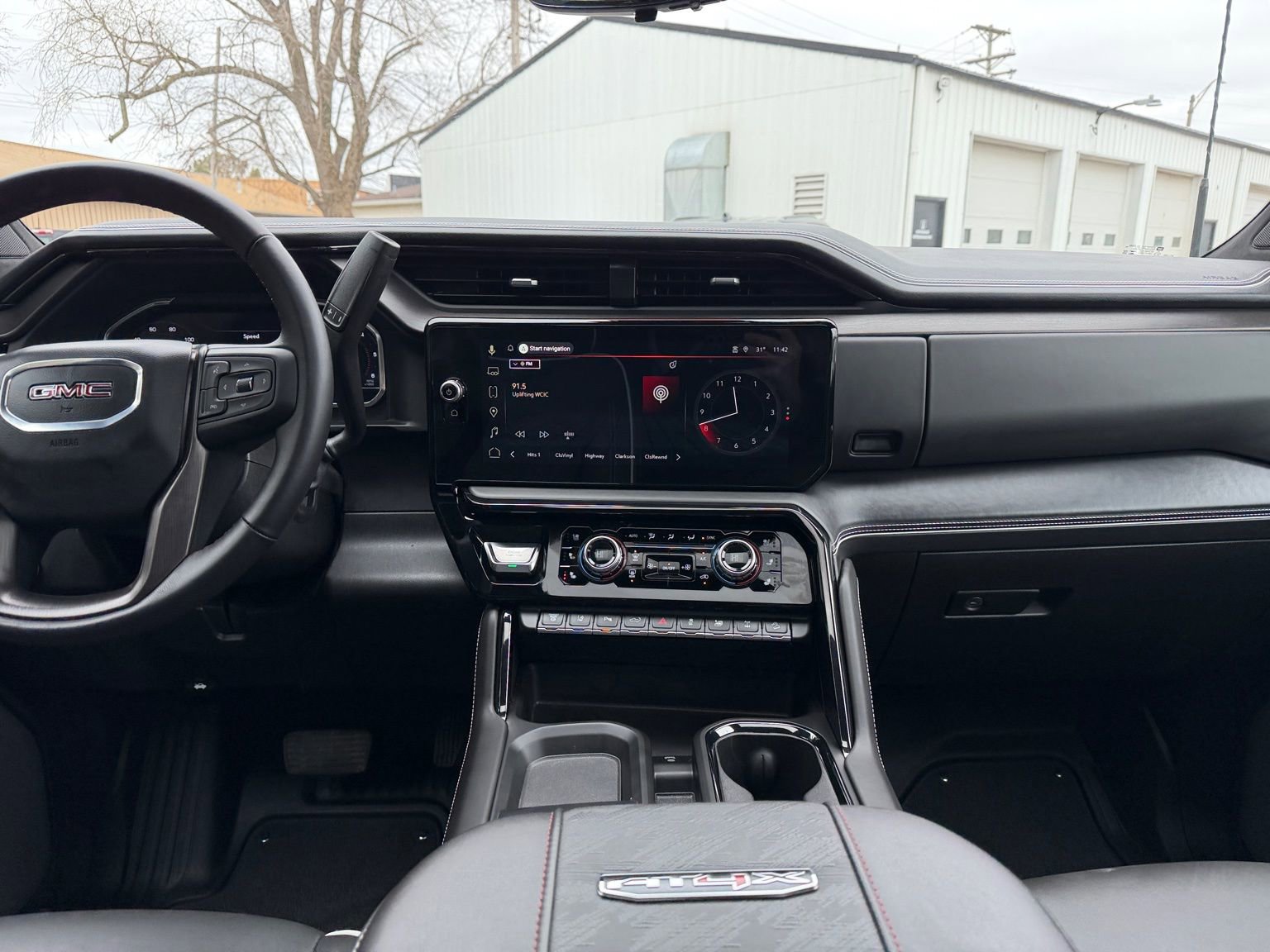 Used 2025 GMC Sierra 2500 AT4X image 18