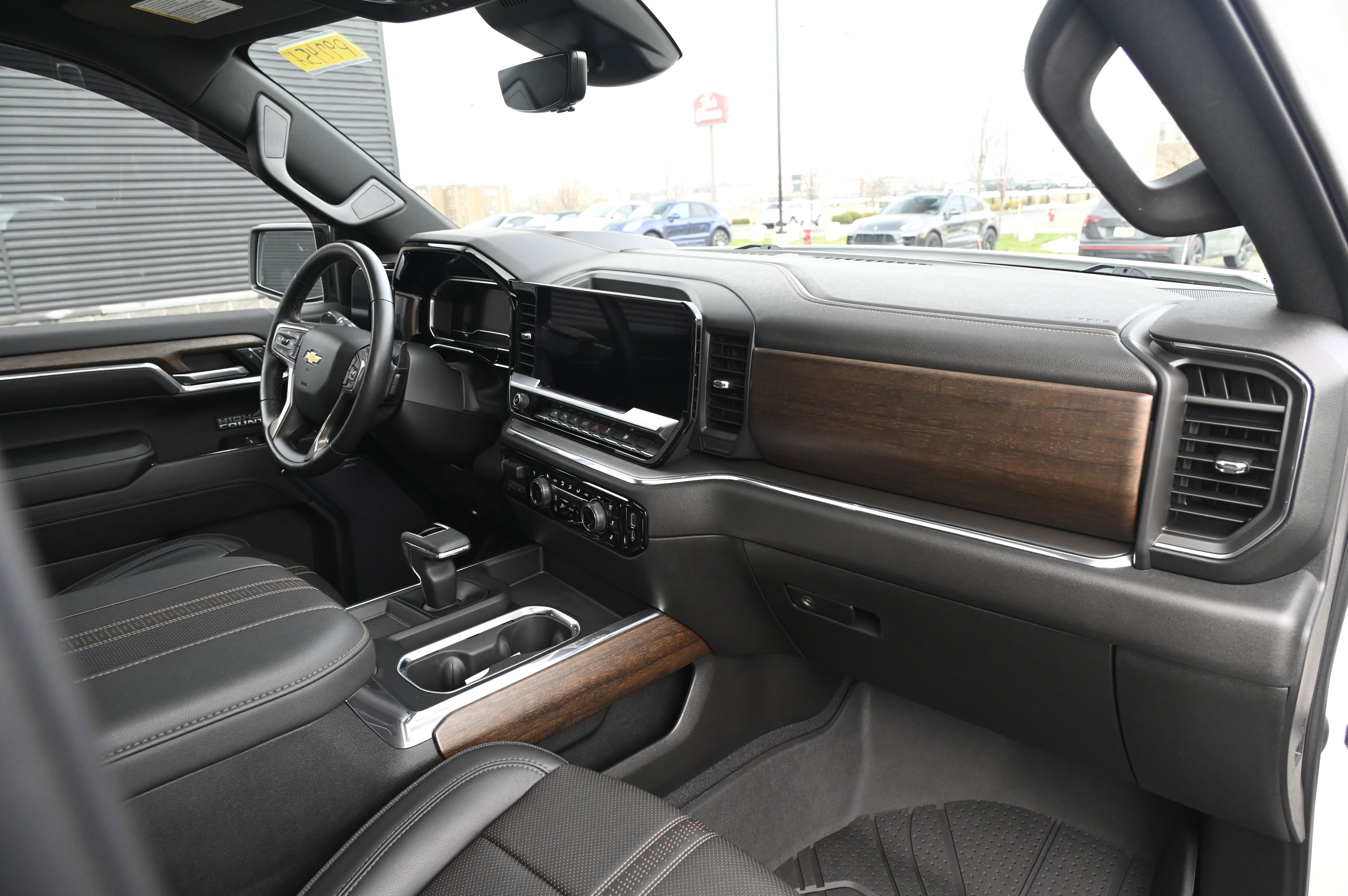 Used 2023 Chevrolet Silverado 1500 High Country w/ Technology Package image 23