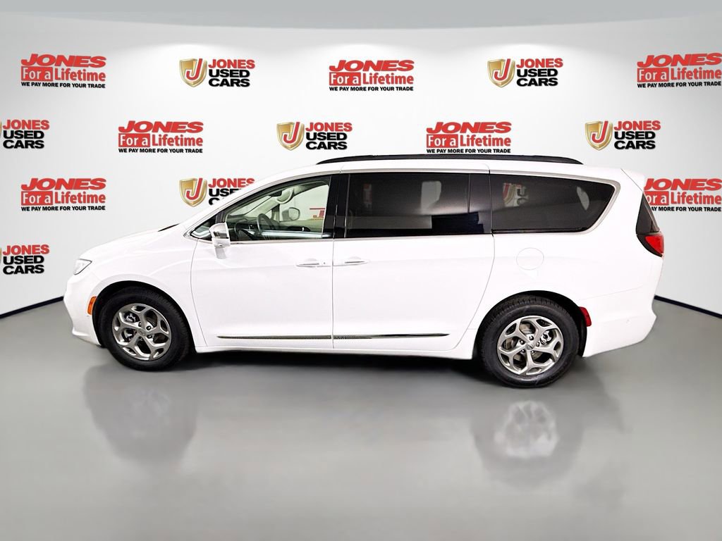 Used 2022 Chrysler Pacifica Limited FWD image 17