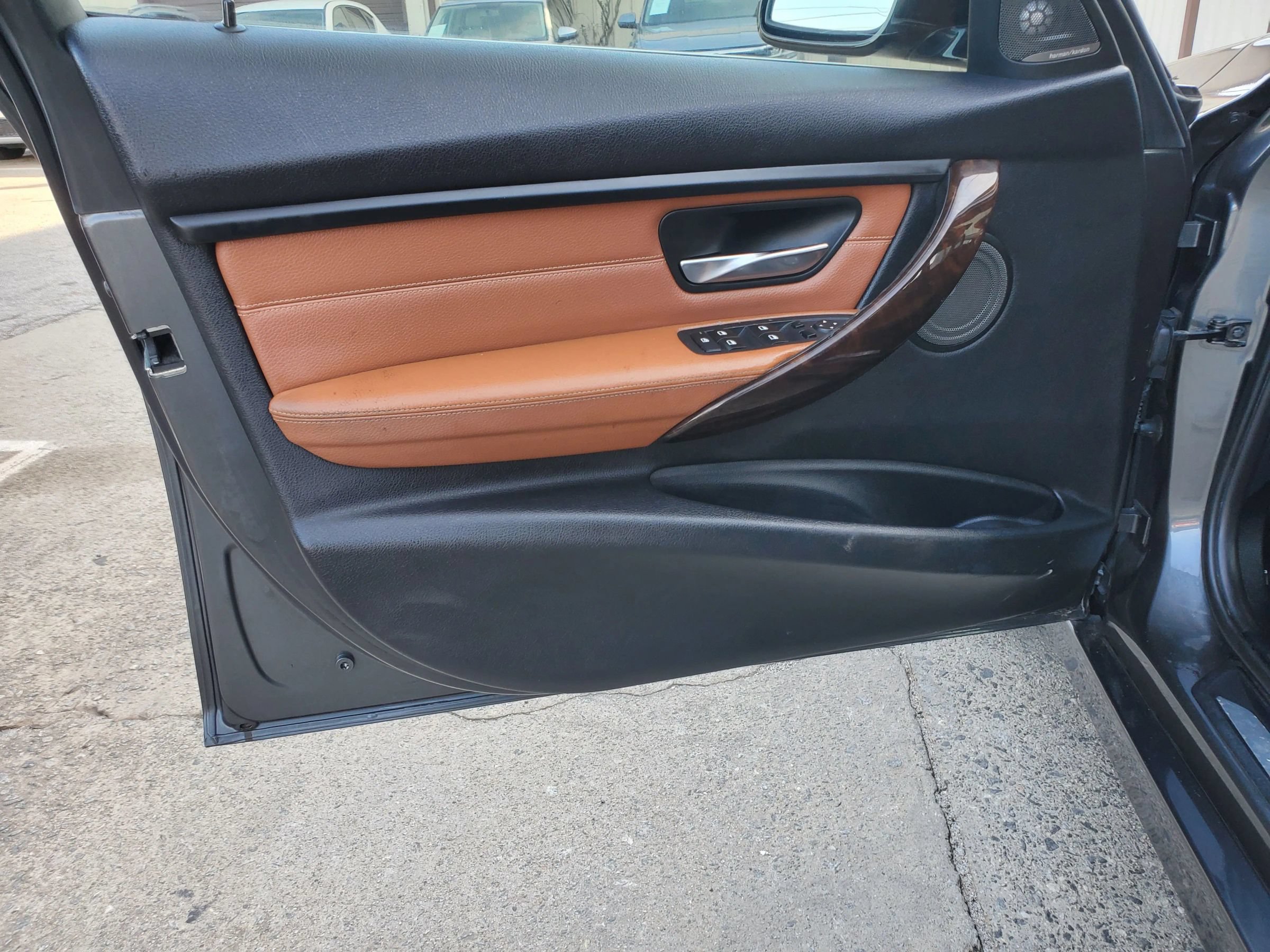Used 2015 BMW ActiveHybrid 3 w/ Technology Package RWD image 16