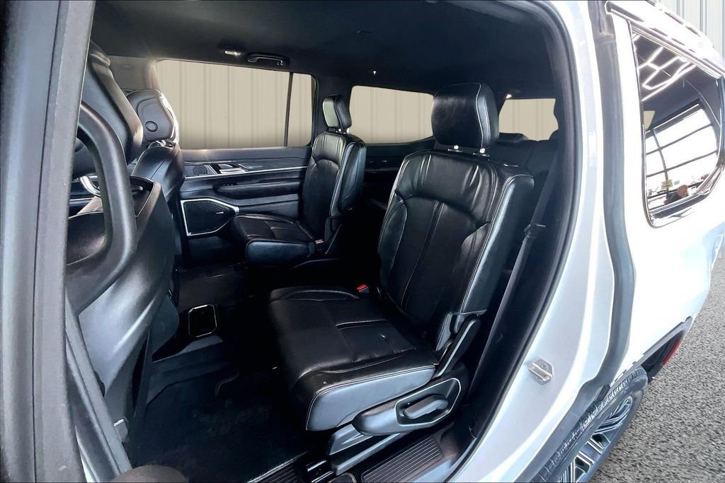Used 2022 Jeep Wagoneer Series III w/ Flexible Seating Group AWD/4WD image 22